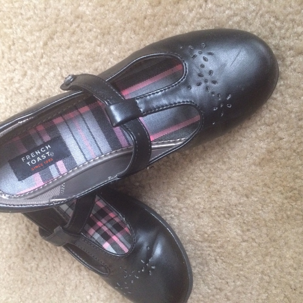 Girls French toast uniform shoe